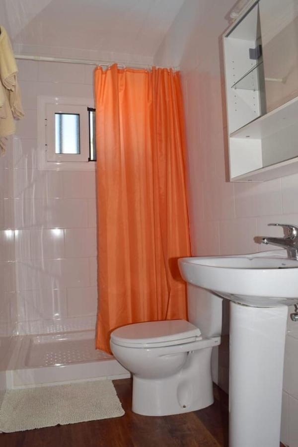 Apartamento Reni Tias Luaran gambar