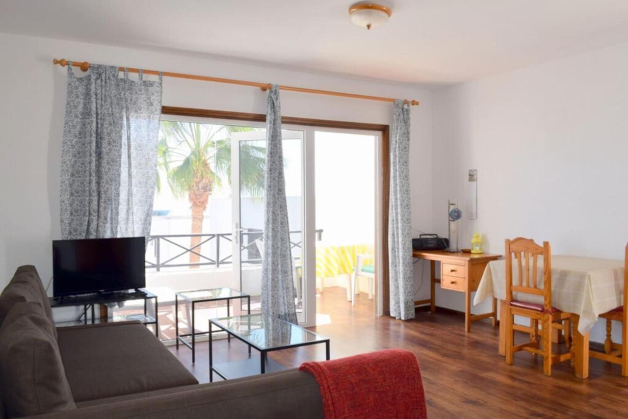 Apartamento Reni Tias Luaran gambar