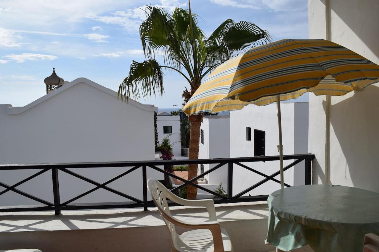 Apartamento Reni Tias Luaran gambar