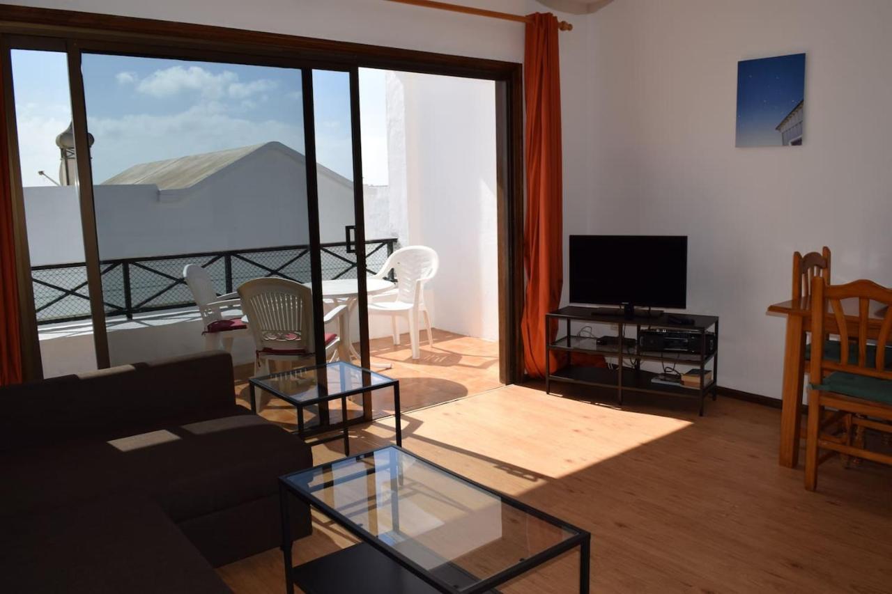 Apartamento Reni Tias Luaran gambar