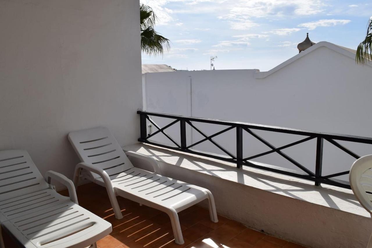 Apartamento Reni Tias Luaran gambar