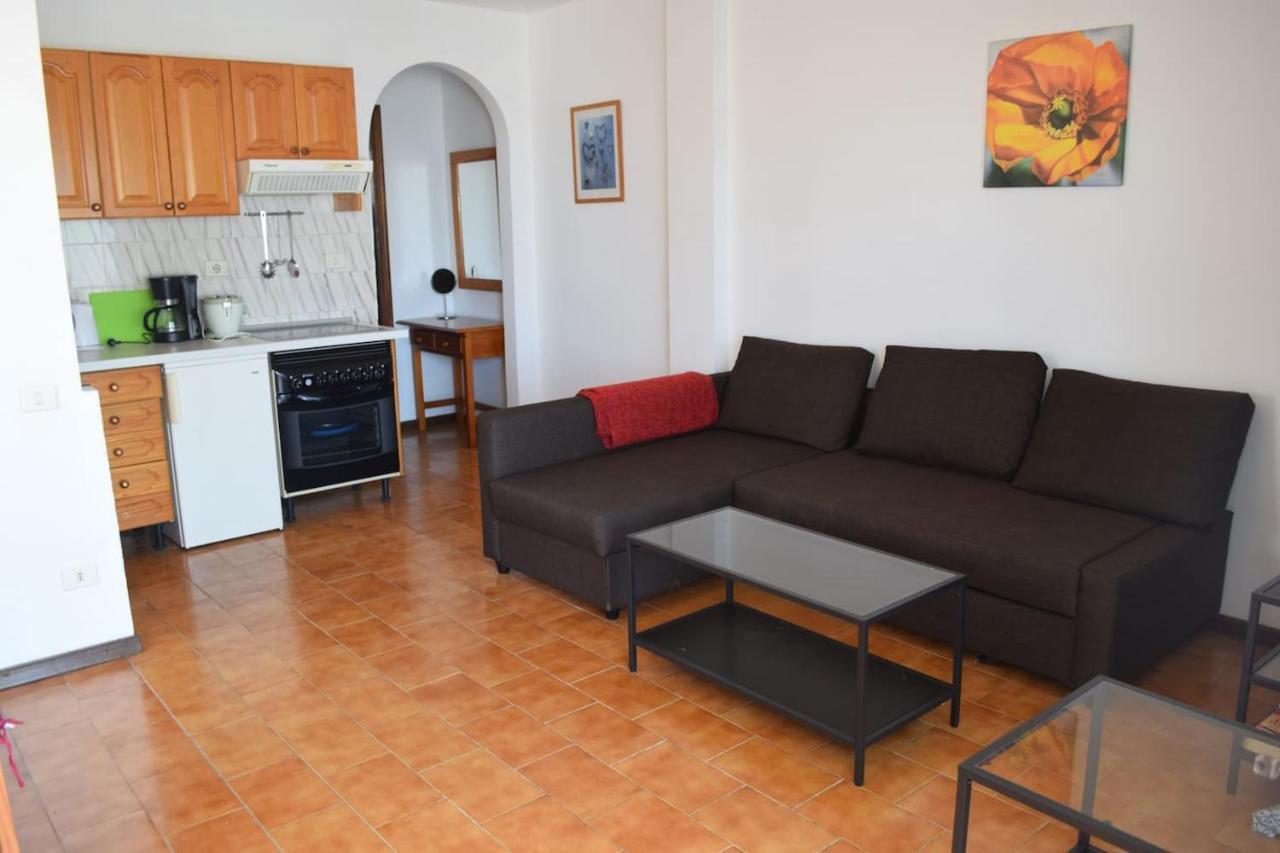 Apartamento Reni Tias Luaran gambar