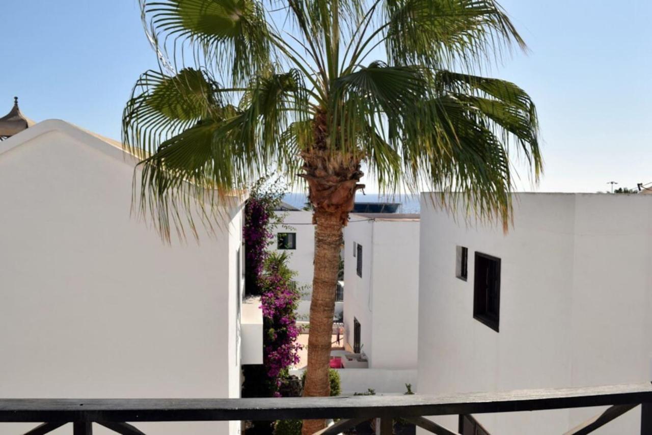 Apartamento Reni Tias Luaran gambar
