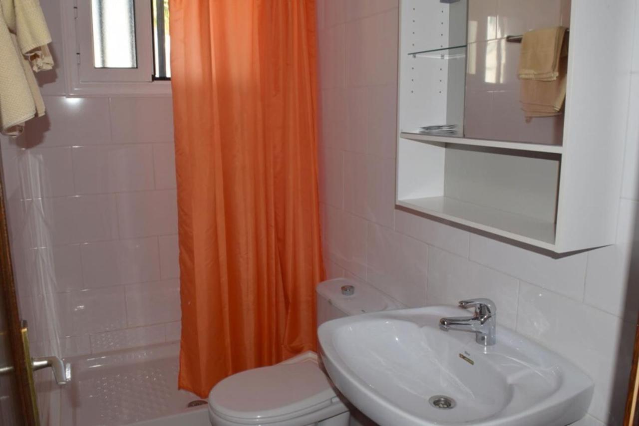 Apartamento Reni Tias Luaran gambar